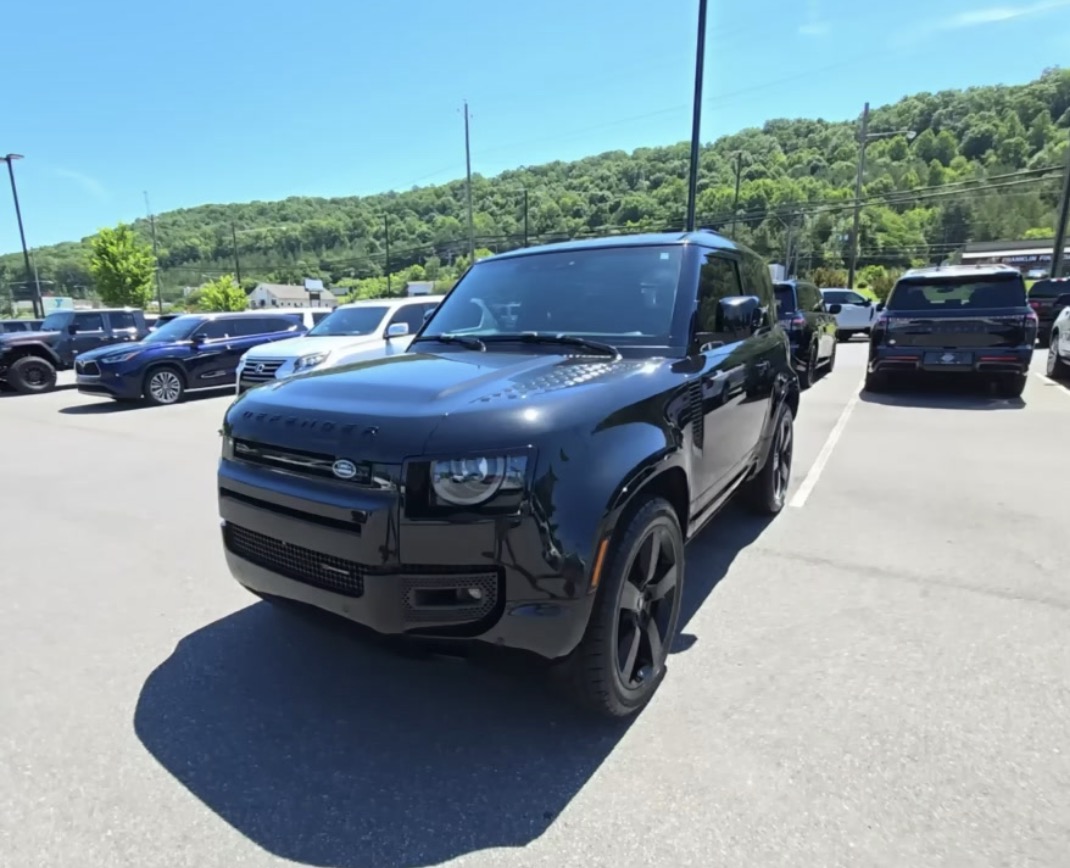 2023 Land Rover Defender 90 X-Dynamic SE