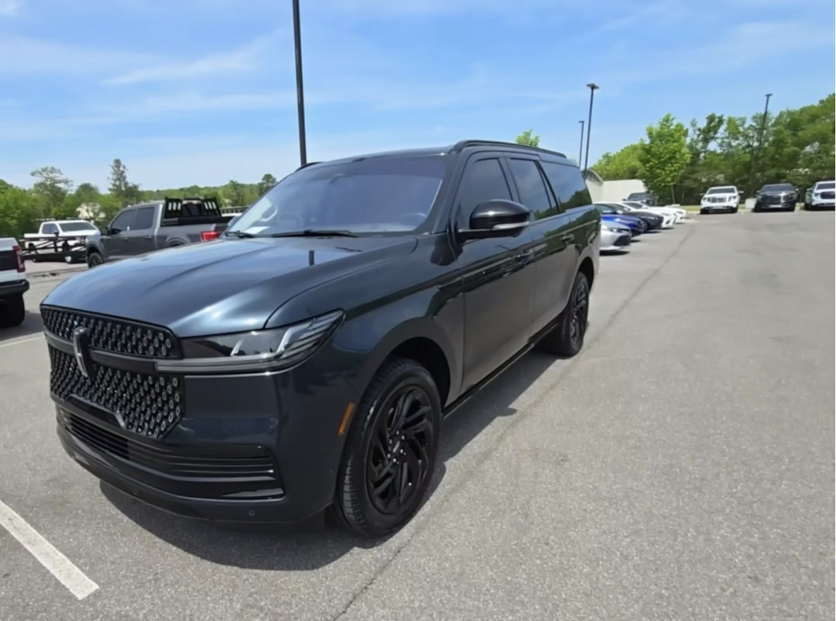 2025 Lincoln Navigator L Reserve