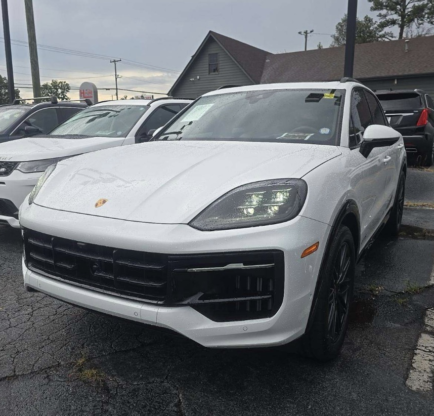 2025 Porsche Cayenne GTS
